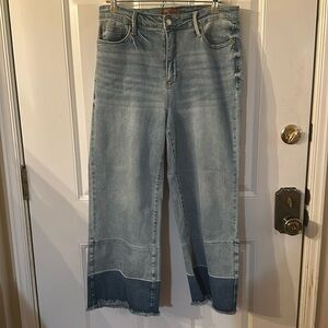 NWOT Judy Blue Wide Leg Crop.